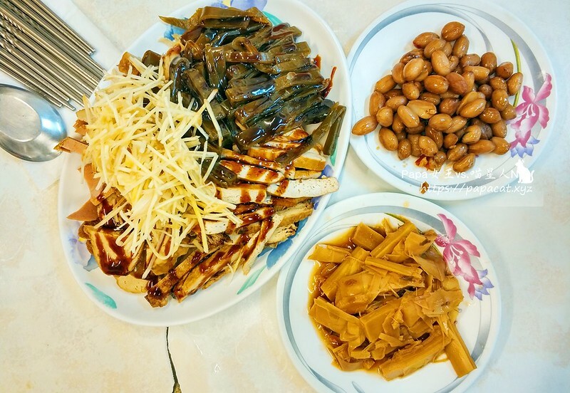 台中｜素食 不倒翁素食總店-水餃沾哇沙米(綠色芥末) 怎會這麼搭， 再訪