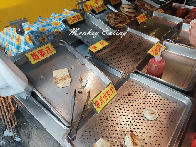 【台中東勢】阿玉早點|東勢人氣早餐店,現烤燒餅、大餅、蔥抓餅、鍋貼,傳統古早味中式早點 - 貪吃猴的幻想