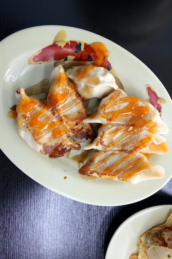 吃。台南美食｜東區。「福記豆漿」年輕人至高雄隱藏版燒餅老店拜師學藝，燒餅油條開店後很快就完售「福記豆