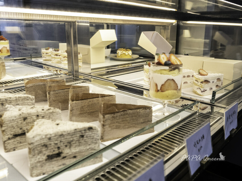 台中西區 | LENKA III 蘭卡三店 老屋 X榻榻米的甜點店!!