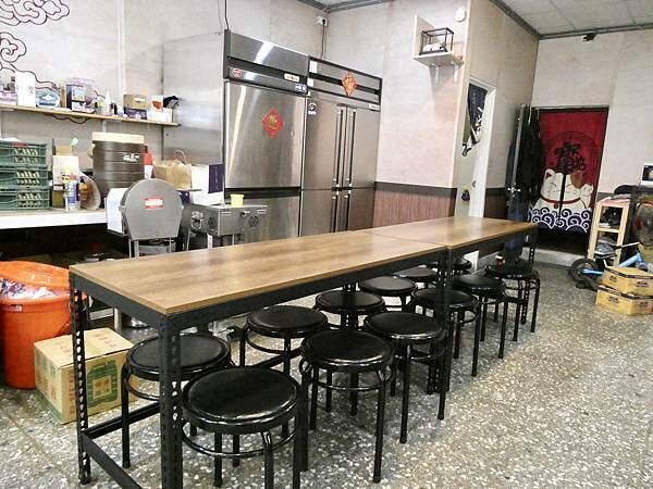 台北市萬華區廣東粥&鍋燒麵推薦/台北市萬華區老字號美食/德興廣東粥萬華店/靠近捷運龍山寺站與台北市萬華火