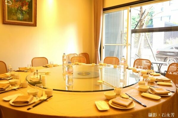 【台中美食】阿秋大肥鵝海鮮樓頂級現撈海鮮,料理職人手做創意美味。