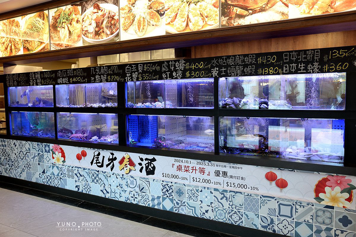 金黃焦香誘惑，阿秋大肥鵝油淋脆皮雞、橙汁排骨，必嚐暖胃薑絲鮮魚湯