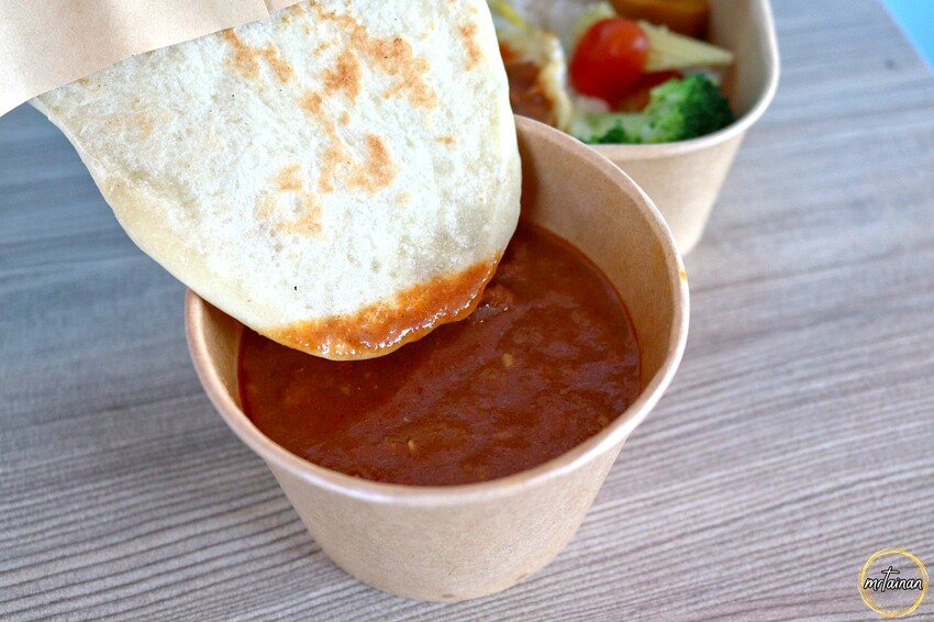 台南咖哩飯／獨家調配香料咖哩／使用10多種印度香料／每日限量只賣3樣／開店1小時完售／晚來保證吃不到