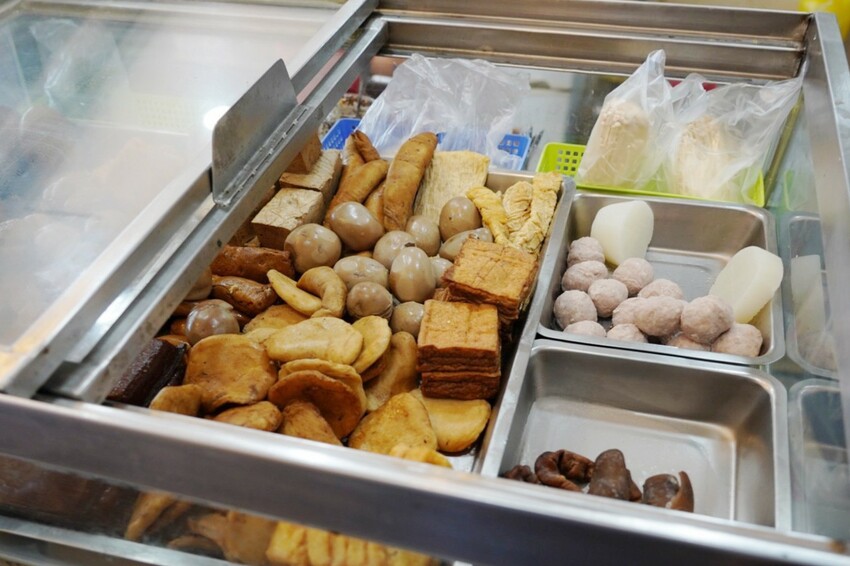 來牛肉麵店買辣椒醬！神級秘製味噌辣醬讓我一沾上癮，餛飩界的霸主大顆飽滿必買～