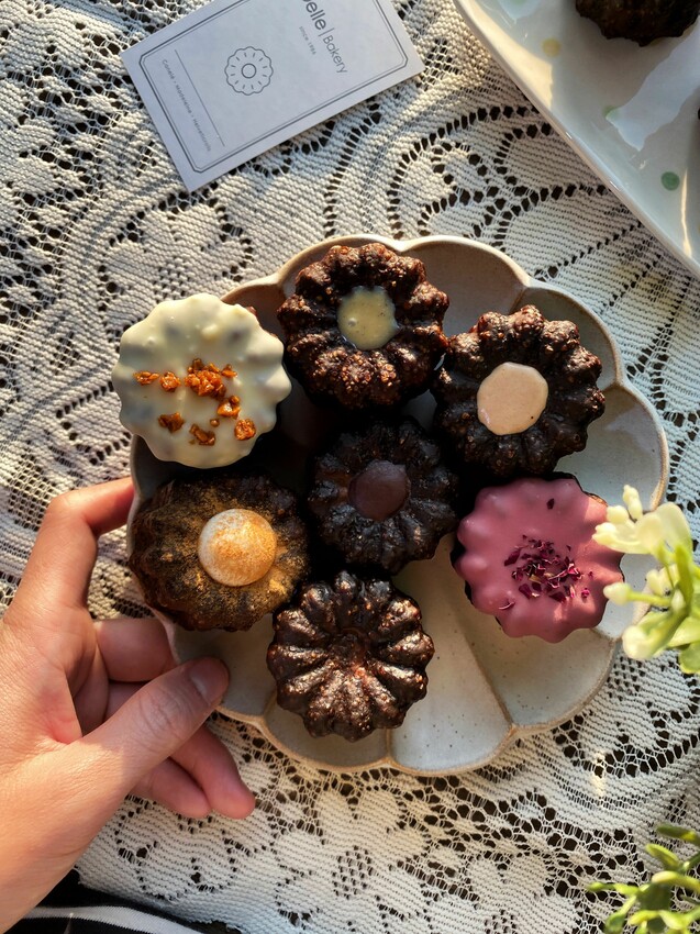 DelleBakery 可麗露專賣店｜超過10種口味可選擇｜老饕必吃微醺威士忌口味｜台中超高人氣可麗露｜內附完整價目表 - 萍姐愛分享