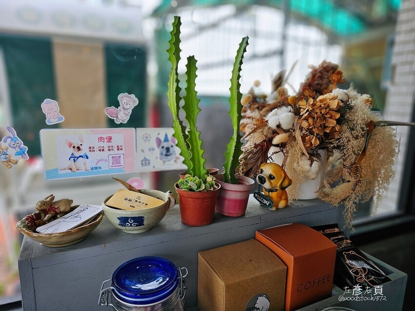 台南東區《CREMA CAFÉ 葵瑪咖啡》巷弄內寵物友善老宅 台南東區《CREMA CAFÉ 葵瑪咖啡》巷弄內寵物友善老宅