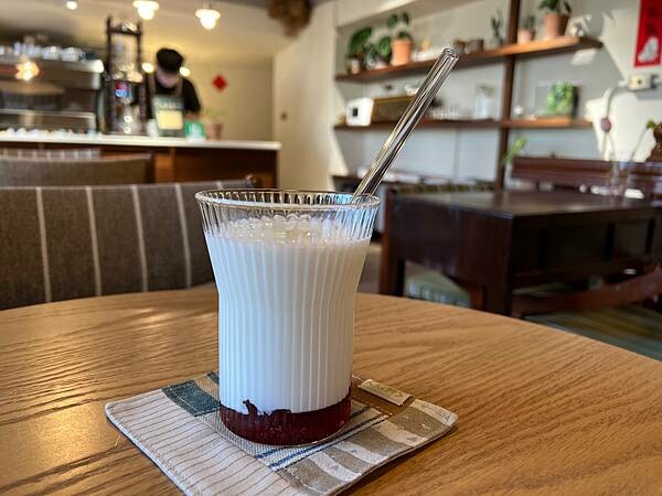 ［桃園咖啡廳］隱藏在花店二樓的秘密基地咖啡廳-藍嵐珈啡（寵物友善）