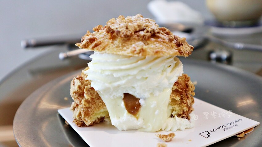 彷彿瞬間置身於甜點天堂！這裡不僅有超高質感的法式甜品，還能一邊欣賞美景，一邊享受美食的療癒時光