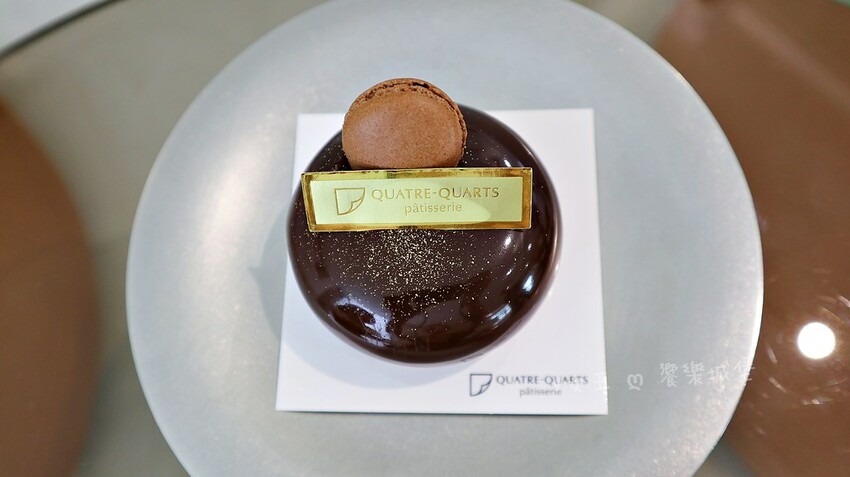 彷彿瞬間置身於甜點天堂！這裡不僅有超高質感的法式甜品，還能一邊欣賞美景，一邊享受美食的療癒時光