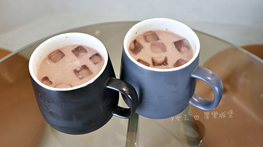 彷彿瞬間置身於甜點天堂！這裡不僅有超高質感的法式甜品，還能一邊欣賞美景，一邊享受美食的療癒時光