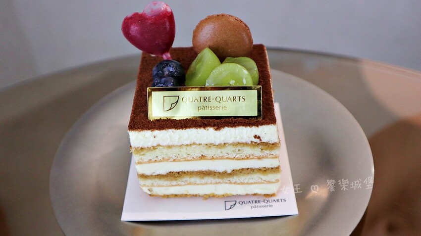 彷彿瞬間置身於甜點天堂！這裡不僅有超高質感的法式甜品，還能一邊欣賞美景，一邊享受美食的療癒時光