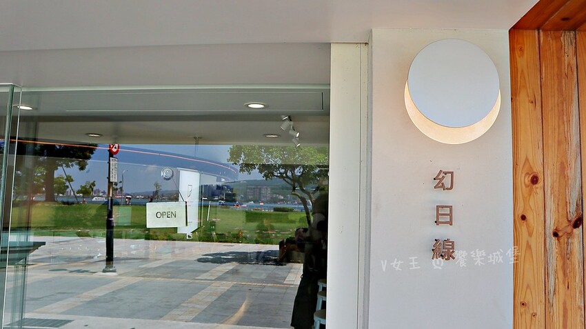 彷彿瞬間置身於甜點天堂！這裡不僅有超高質感的法式甜品，還能一邊欣賞美景，一邊享受美食的療癒時光