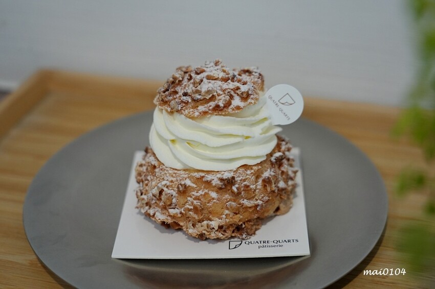 淡水老街美食推薦|幻日線法式甜點~淡水河岸旁小巧精緻的甜點,好吃不甜膩,白色韓系網美環境好好拍