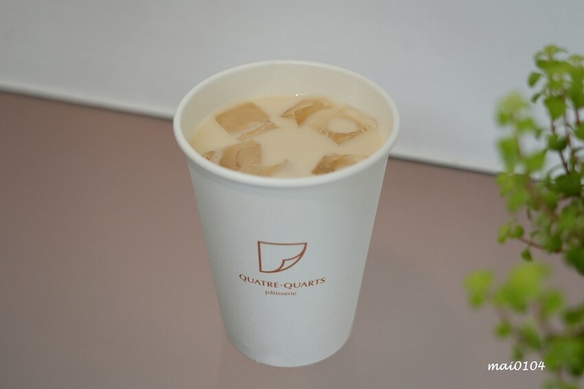 淡水老街美食推薦|幻日線法式甜點~淡水河岸旁小巧精緻的甜點,好吃不甜膩,白色韓系網美環境好好拍