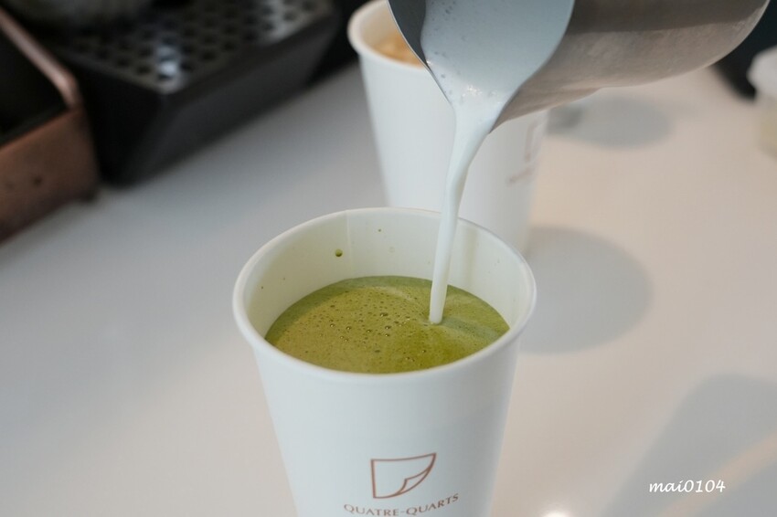 淡水老街美食推薦|幻日線法式甜點~淡水河岸旁小巧精緻的甜點,好吃不甜膩,白色韓系網美環境好好拍