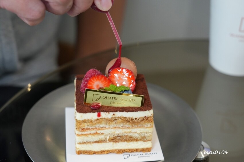 淡水老街美食推薦|幻日線法式甜點~淡水河岸旁小巧精緻的甜點,好吃不甜膩,白色韓系網美環境好好拍