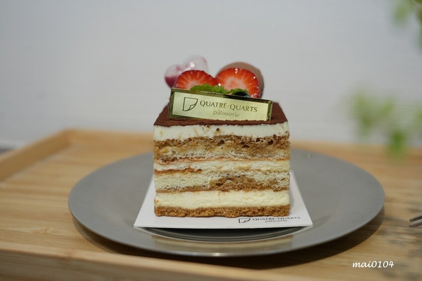 淡水老街美食推薦|幻日線法式甜點~淡水河岸旁小巧精緻的甜點,好吃不甜膩,白色韓系網美環境好好拍