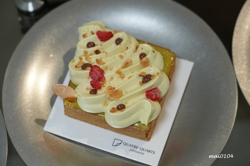 淡水老街美食推薦|幻日線法式甜點~淡水河岸旁小巧精緻的甜點,好吃不甜膩,白色韓系網美環境好好拍