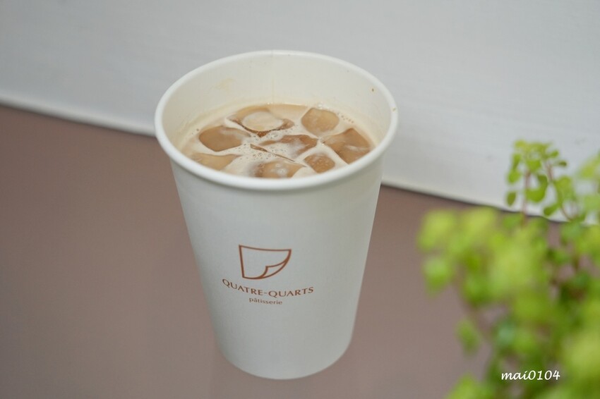 淡水老街美食推薦|幻日線法式甜點~淡水河岸旁小巧精緻的甜點,好吃不甜膩,白色韓系網美環境好好拍