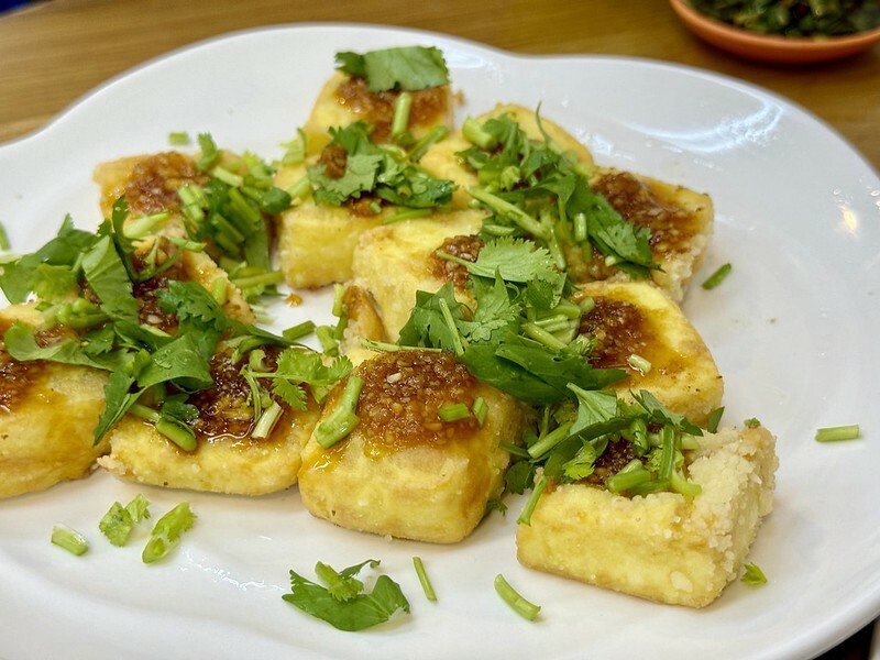 苗栗縣南庄鄉苗栗旅遊｜探索南庄美食，朋友力薦的「東棧水餃館」餃子、招牌菜樣樣都美味。（南庄老街必吃）