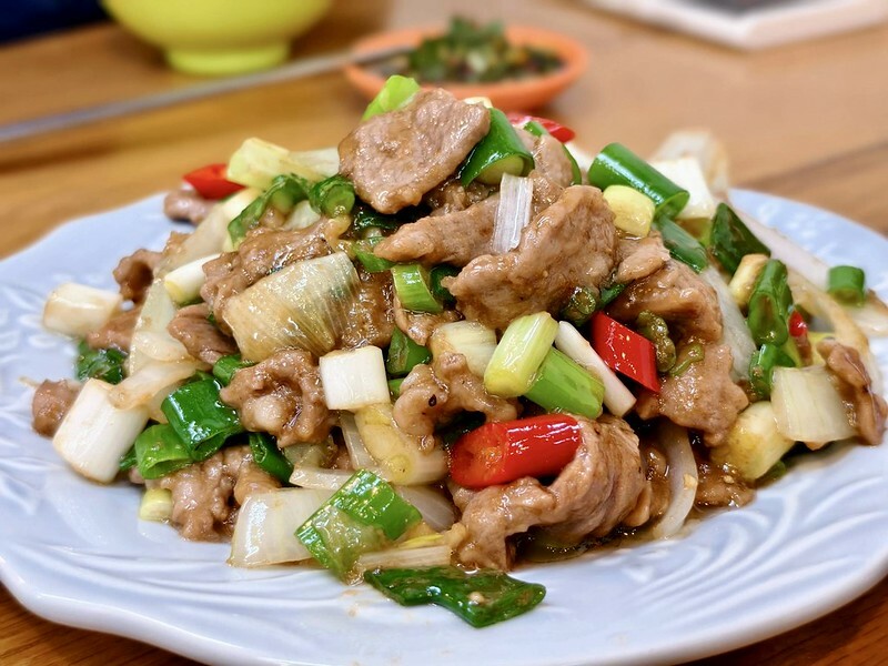 苗栗縣南庄鄉苗栗旅遊｜探索南庄美食，朋友力薦的「東棧水餃館」餃子、招牌菜樣樣都美味。（南庄老街必吃）