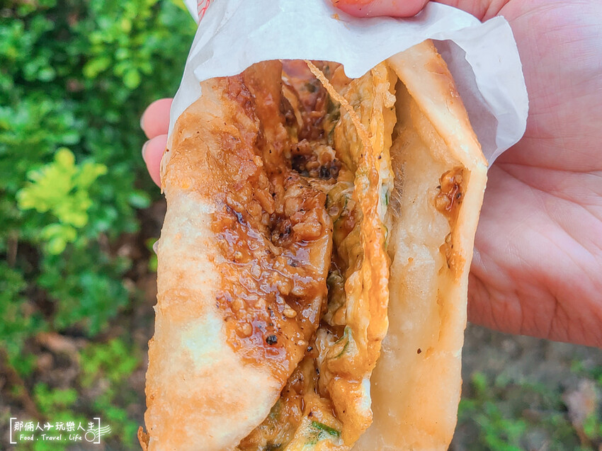 南投市小米蛋餅|特色的黑胡椒醬吃過一定都說讚~