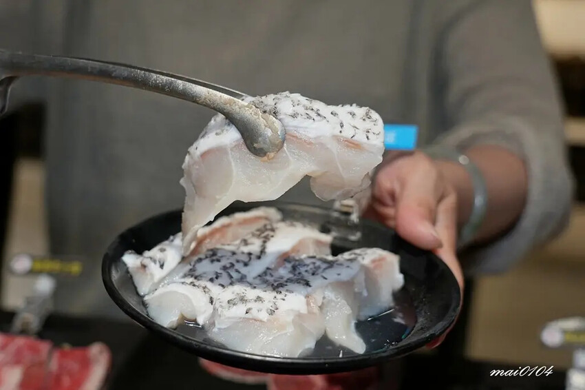 林口火鍋吃到飽｜魔椒頂級鴛鴦鍋林口總店～吃到飽的價格、單點的