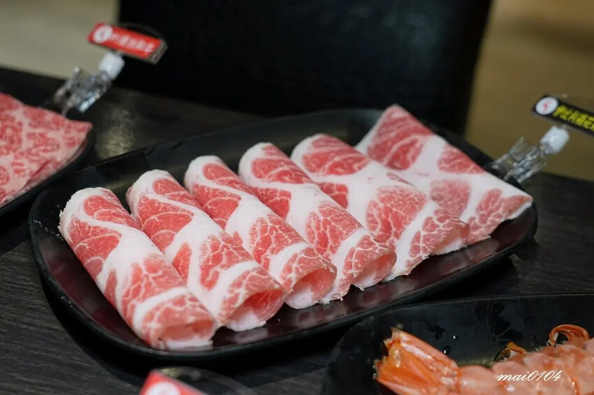 林口火鍋吃到飽｜魔椒頂級鴛鴦鍋林口總店～吃到飽的價格、單點的