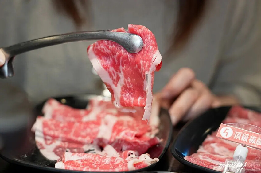 林口火鍋吃到飽｜魔椒頂級鴛鴦鍋林口總店～吃到飽的價格、單點的