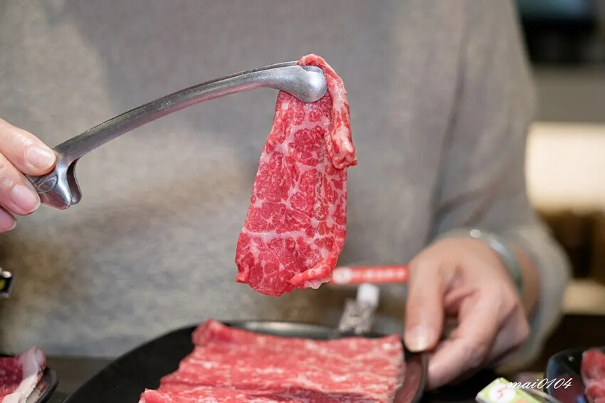 林口火鍋吃到飽｜魔椒頂級鴛鴦鍋林口總店～吃到飽的價格、單點的