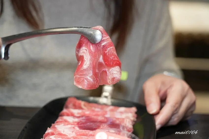 林口火鍋吃到飽｜魔椒頂級鴛鴦鍋林口總店～吃到飽的價格、單點的