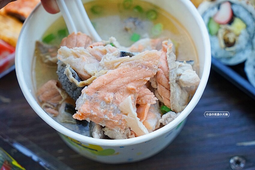 厚切生魚片超銷魂!!在地饕客狂推,真材實料高CP值,壽司、手捲、湯品任你選,家庭、公司行號外帶聚餐美食