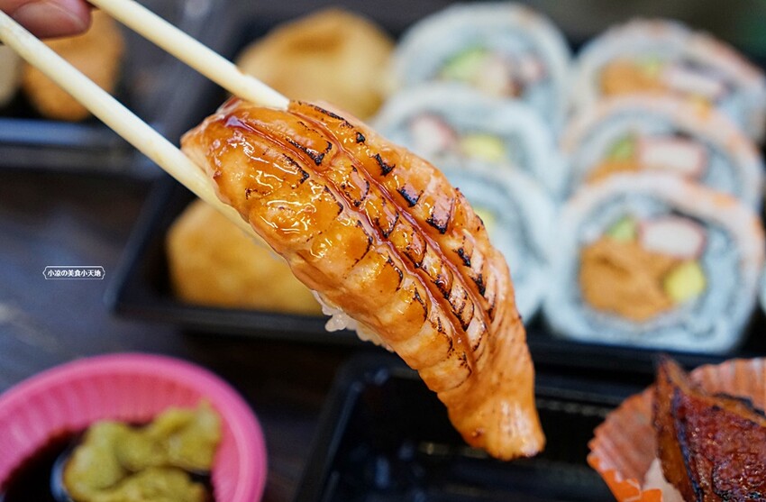 厚切生魚片超銷魂!!在地饕客狂推,真材實料高CP值,壽司、手捲、湯品任你選,家庭、公司行號外帶聚餐美食