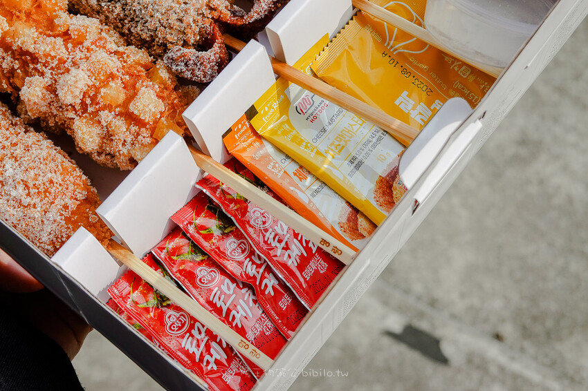 明朗時代米熱狗MyungRang X魔王 正宗韓國炸熱狗插旗台北 一定要沾砂糖才好吃