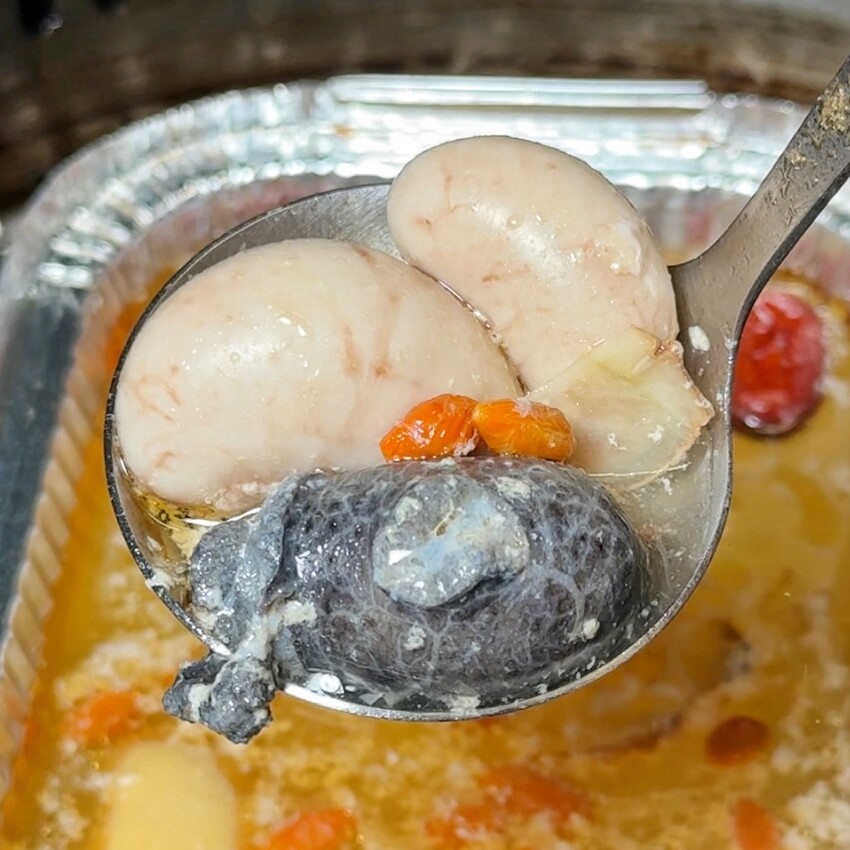 新竹最強燒肉品牌「阿叔燒肉竹北店」,主打火烤兩吃單點式、套餐式日式燒肉,提供頂級肉品及生猛海鮮,還有專人桌邊代烤!生日慶生、商務聚餐來這準沒錯~ - 阿華田的美食日記