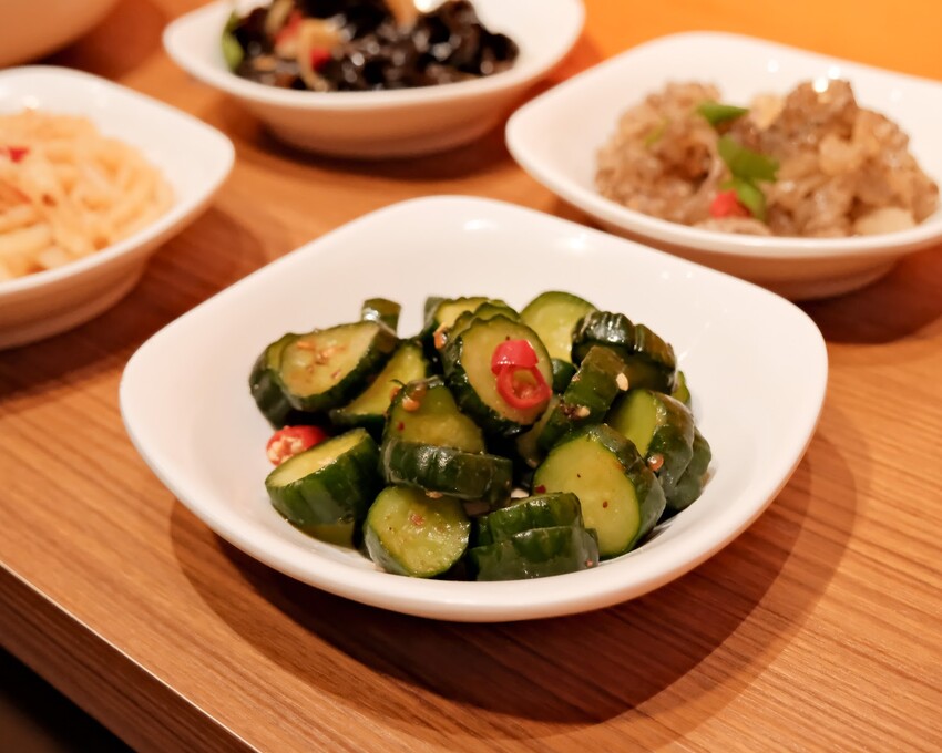 【松山酸菜魚推薦】成都滿庭芳川式料理～一個人也能吃道地川菜料理，只要180元起？！酸菜魚、超人氣椒麻雞排、招牌水煮牛肉～台北小巨蛋平價美食