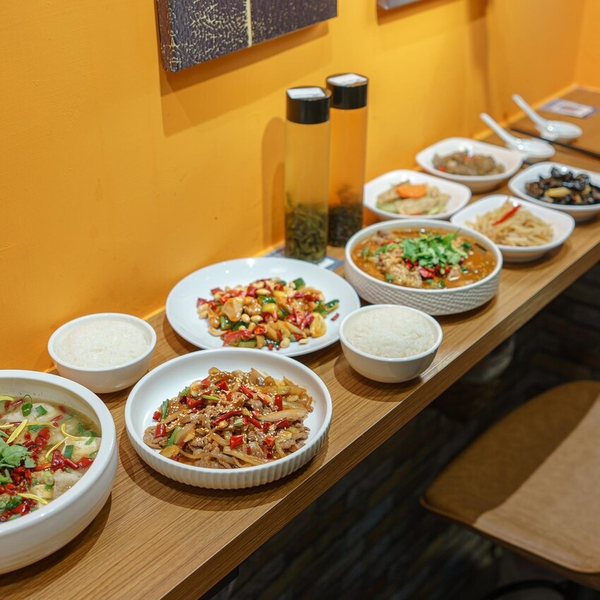 台北 松山區 成都滿庭芳 川式料理 小巨蛋 酸菜魚 水煮牛 11.jpg