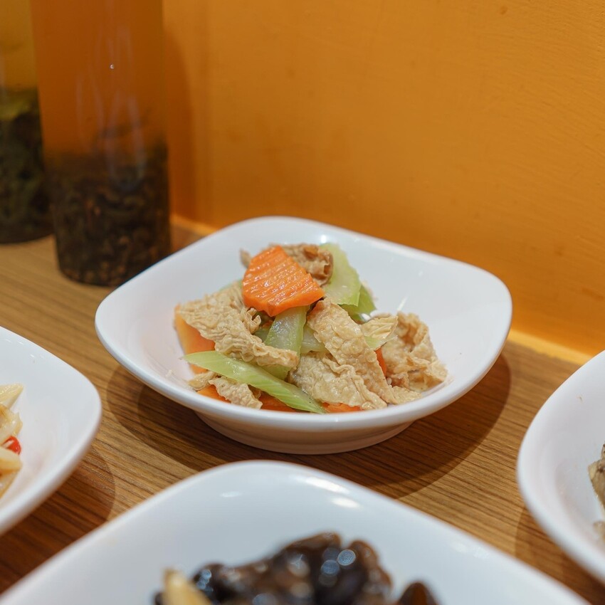 台北 松山區 成都滿庭芳 川式料理 小巨蛋 酸菜魚 水煮牛 1.jpg