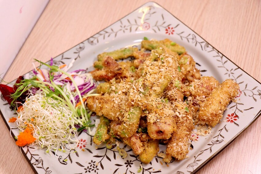 隱身巷弄的小餐館也能吃到道地粵式料理.必點每日限量的廣式脆皮雞| 鳳凰軒簡餐港式料理,菜單價格 嘉義美食