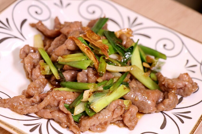 隱身巷弄的小餐館也能吃到道地粵式料理.必點每日限量的廣式脆皮雞| 鳳凰軒簡餐港式料理,菜單價格 嘉義美食