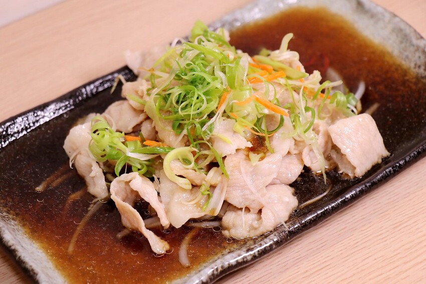 隱身巷弄的小餐館也能吃到道地粵式料理.必點每日限量的廣式脆皮雞| 鳳凰軒簡餐港式料理,菜單價格 嘉義美食