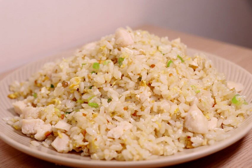 隱身巷弄的小餐館也能吃到道地粵式料理.必點每日限量的廣式脆皮雞| 鳳凰軒簡餐港式料理,菜單價格 嘉義美食