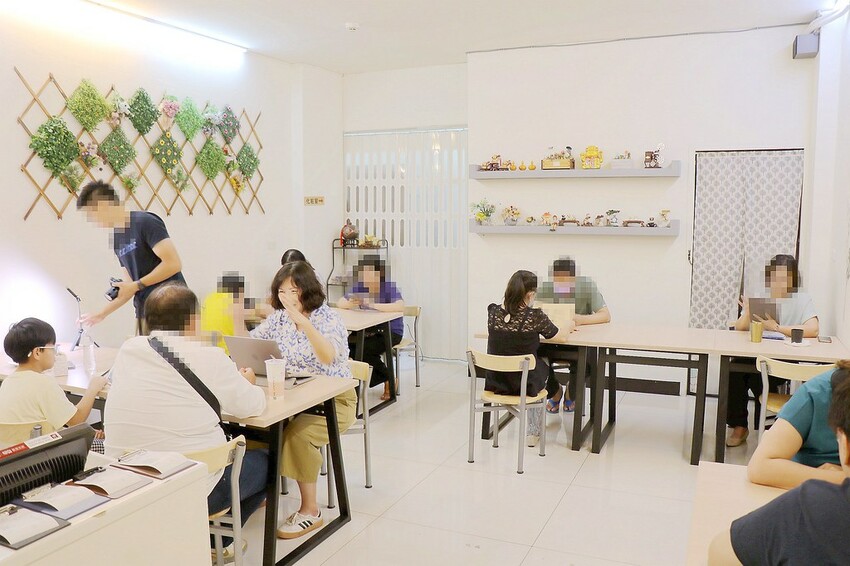 隱身巷弄的小餐館也能吃到道地粵式料理.必點每日限量的廣式脆皮雞| 鳳凰軒簡餐港式料理,菜單價格 嘉義美食