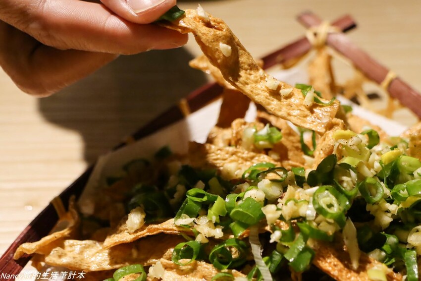 最潮台式火鍋店一次提供多種超台味鍋底，魷魚螺肉蒜、功夫排骨酥、生炒花枝、客家鹹湯圓通通都有~