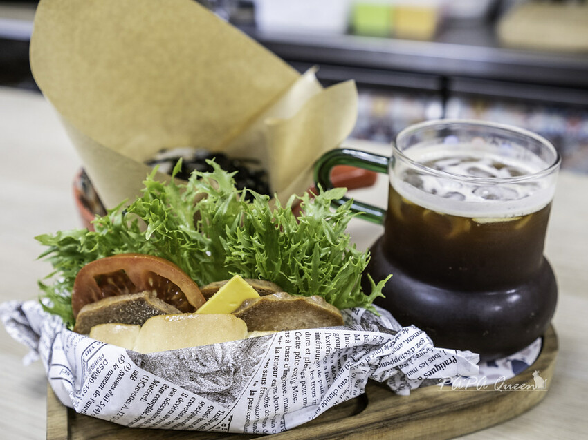 台中西區 歡囍嚐x罐咖啡-蔬食早午餐|手作鹽可頌 再訪!