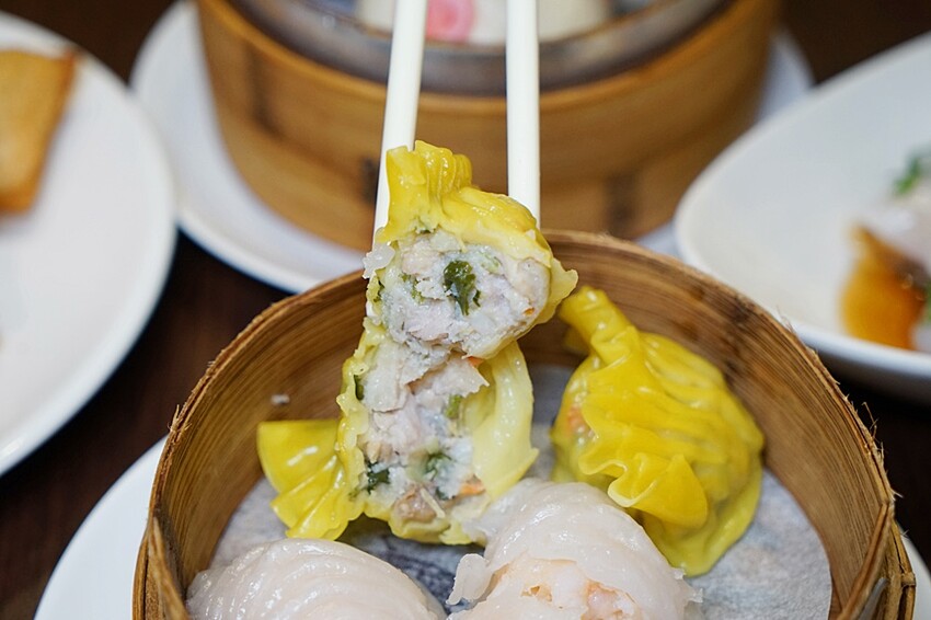 台中超狂單點式港式料理吃到飽！！加碼自助熱鍋區、港式熱炒、粥品等高達60道以上料理任你無限吃~~