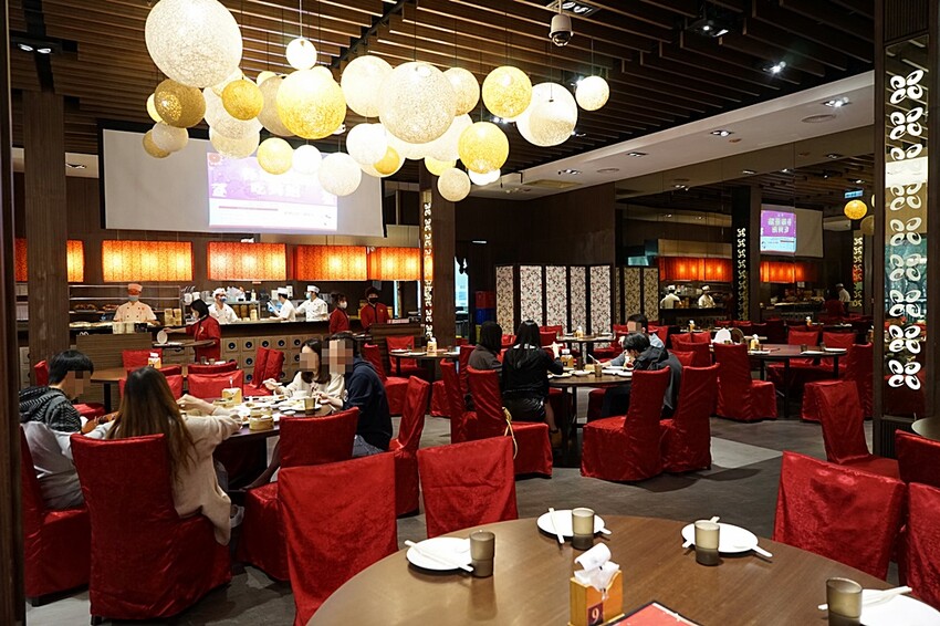 台中超狂單點式港式料理吃到飽！！加碼自助熱鍋區、港式熱炒、粥品等高達60道以上料理任你無限吃~~