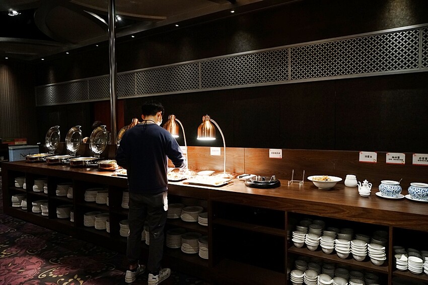 台中超狂單點式港式料理吃到飽！！加碼自助熱鍋區、港式熱炒、粥品等高達60道以上料理任你無限吃~~