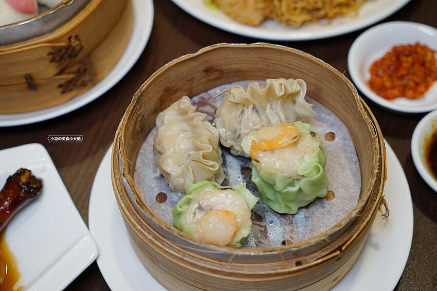 台中超狂單點式港式料理吃到飽！！加碼自助熱鍋區、港式熱炒、粥品等高達60道以上料理任你無限吃~~